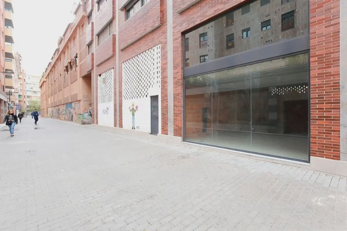 Commercieel te koop in Granada stad - € 350.000 (Ref: 9837184)
