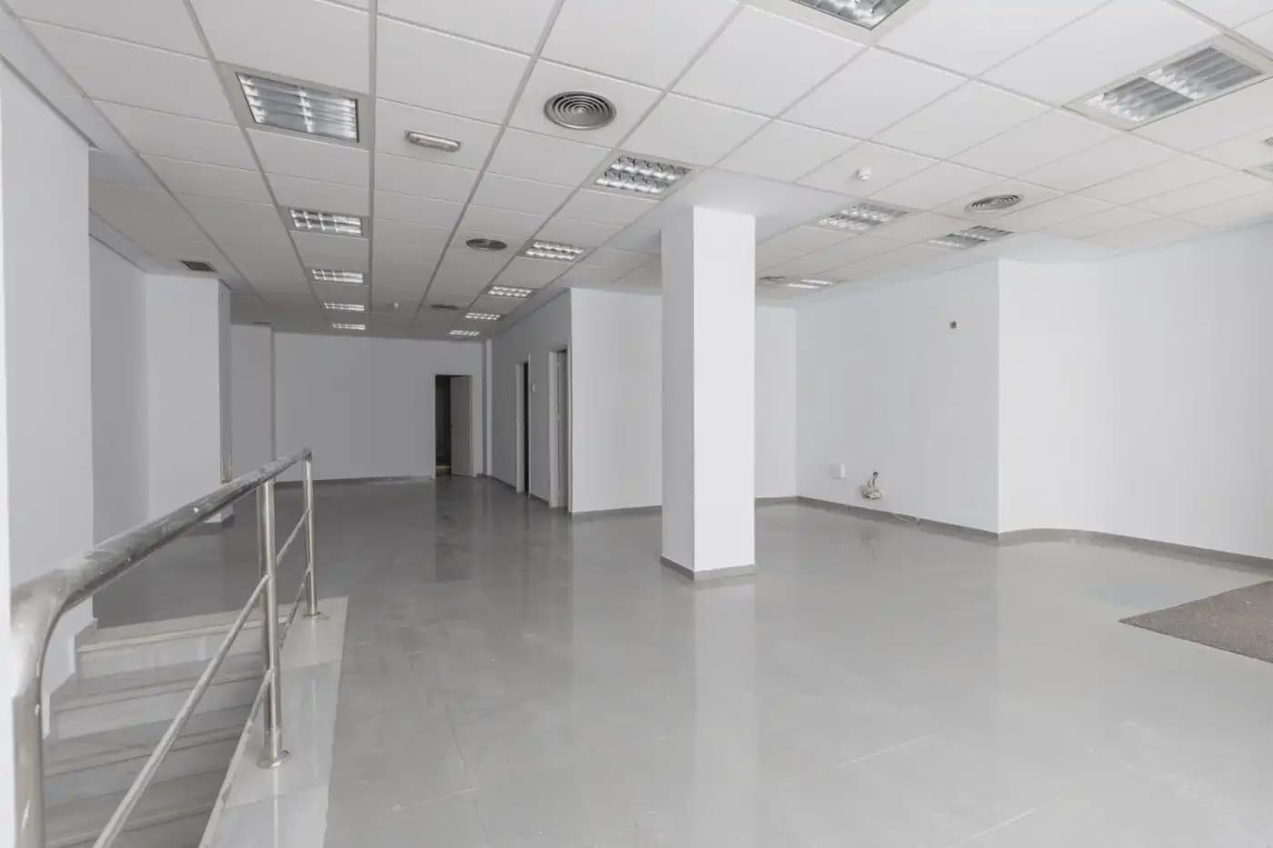 Commercial for sale in Montefrio - € 159,900 (Ref: 9837188)