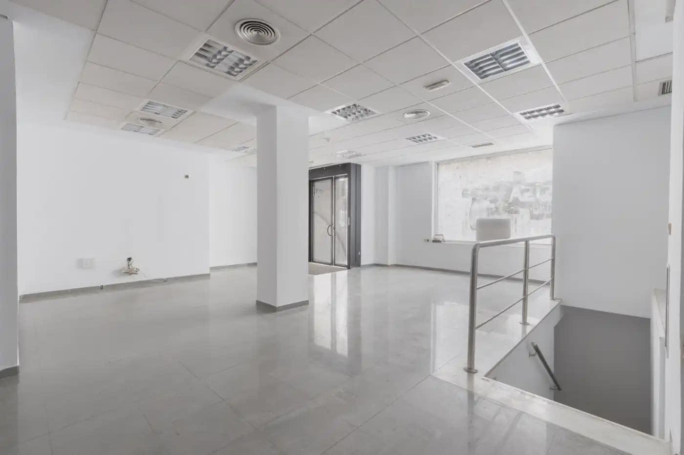 Commercial for sale in Montefrio - € 159,900 (Ref: 9837188)