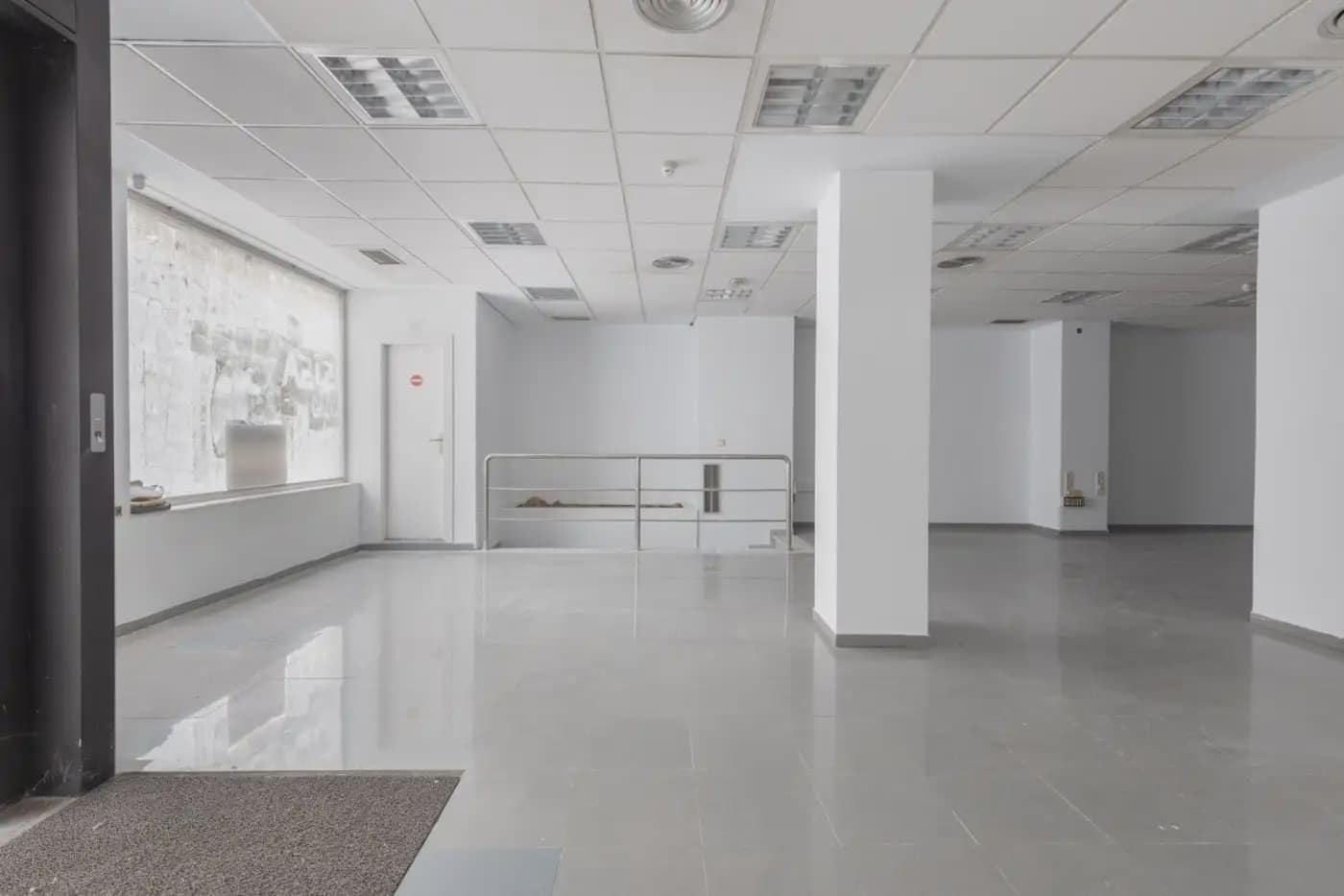 Commercial for sale in Montefrio - € 159,900 (Ref: 9837188)