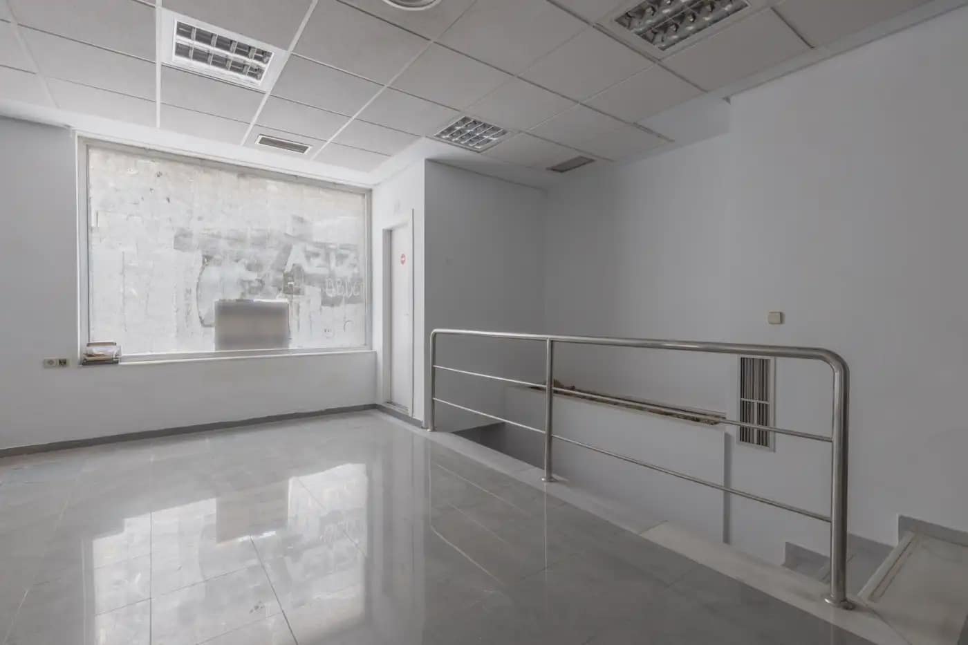 Commercial for sale in Montefrio - € 159,900 (Ref: 9837188)