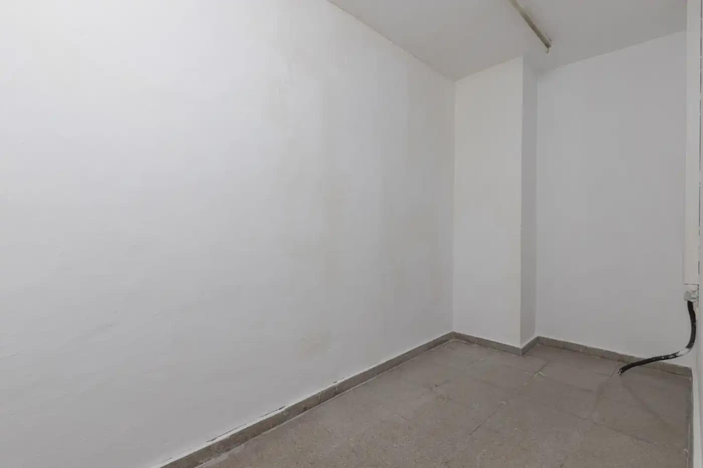 Commercial for sale in Montefrio - € 159,900 (Ref: 9837188)