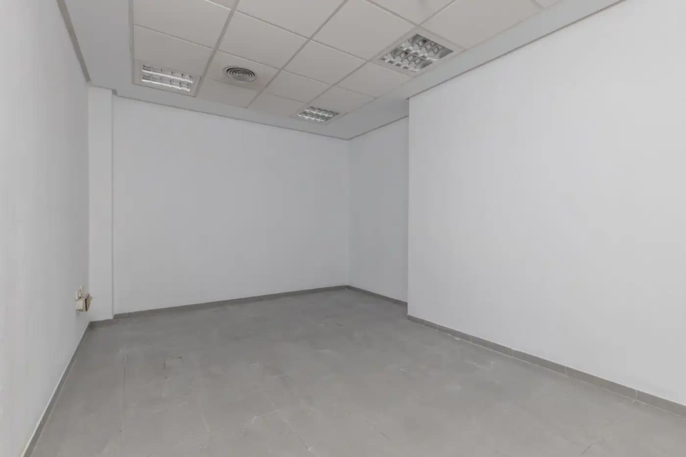 Commercial for sale in Montefrio - € 159,900 (Ref: 9837188)