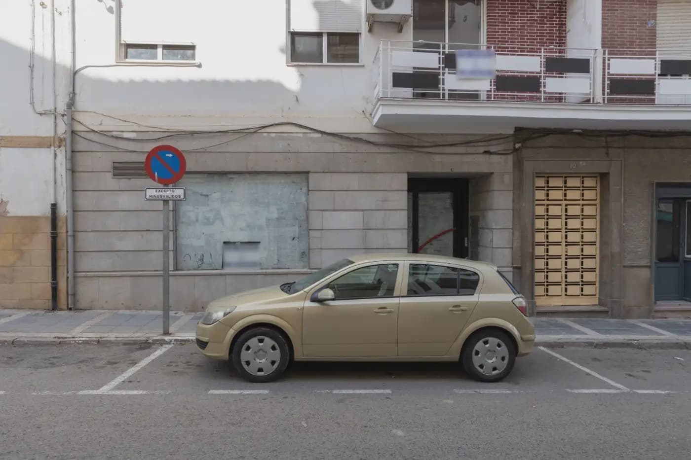 Commercial for sale in Montefrio - € 159,900 (Ref: 9837188)