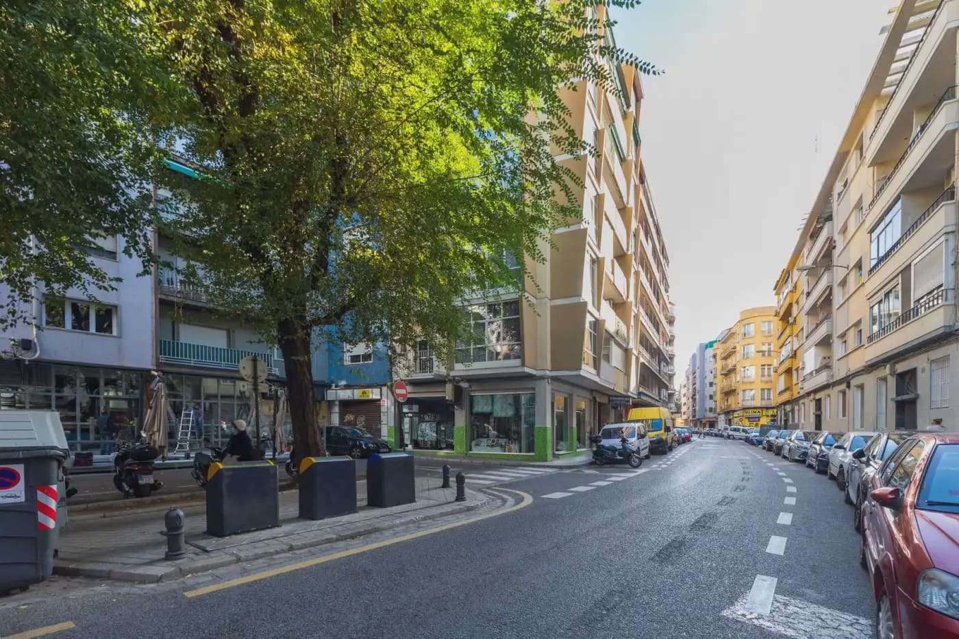 Kommersiell til salgs i Granada by - € 65 000 (Ref: 9837189)