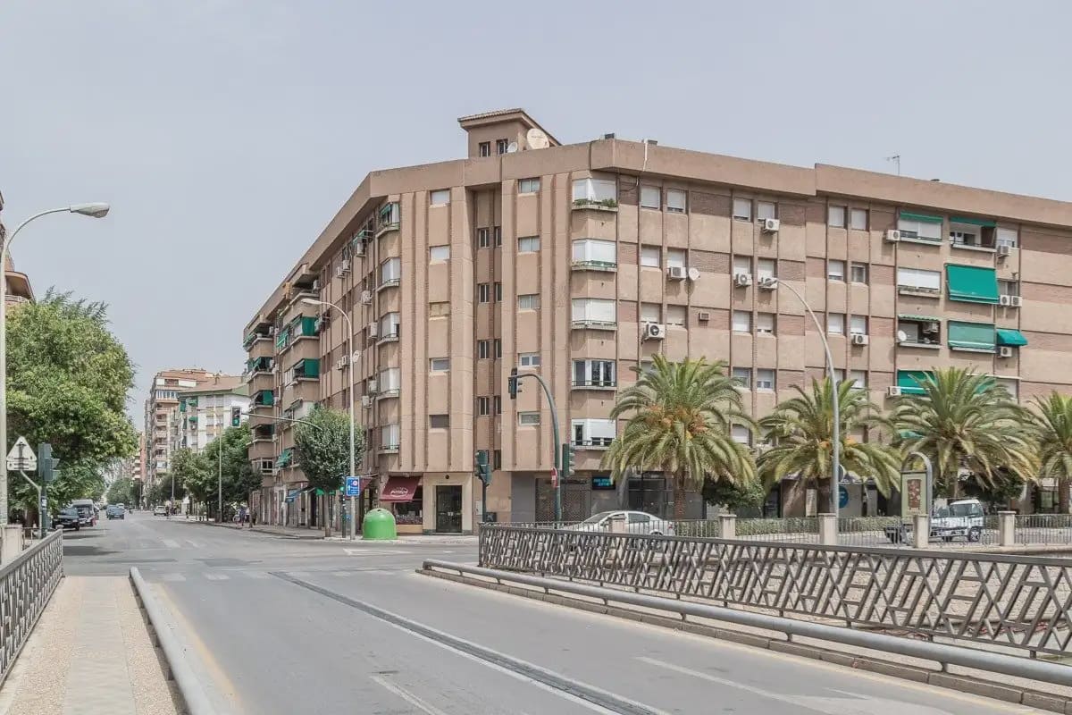 Gewerbe zu verkaufen in Granada Stadt - 99.000 € (Ref: 9837191)
