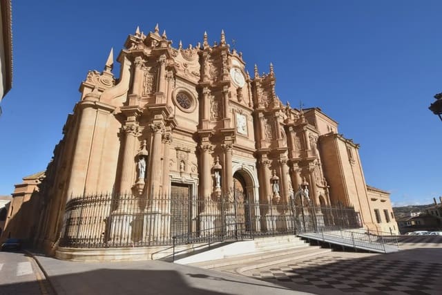 Byhus til salg i Guadix - € 315.000 (Ref: 9837194)