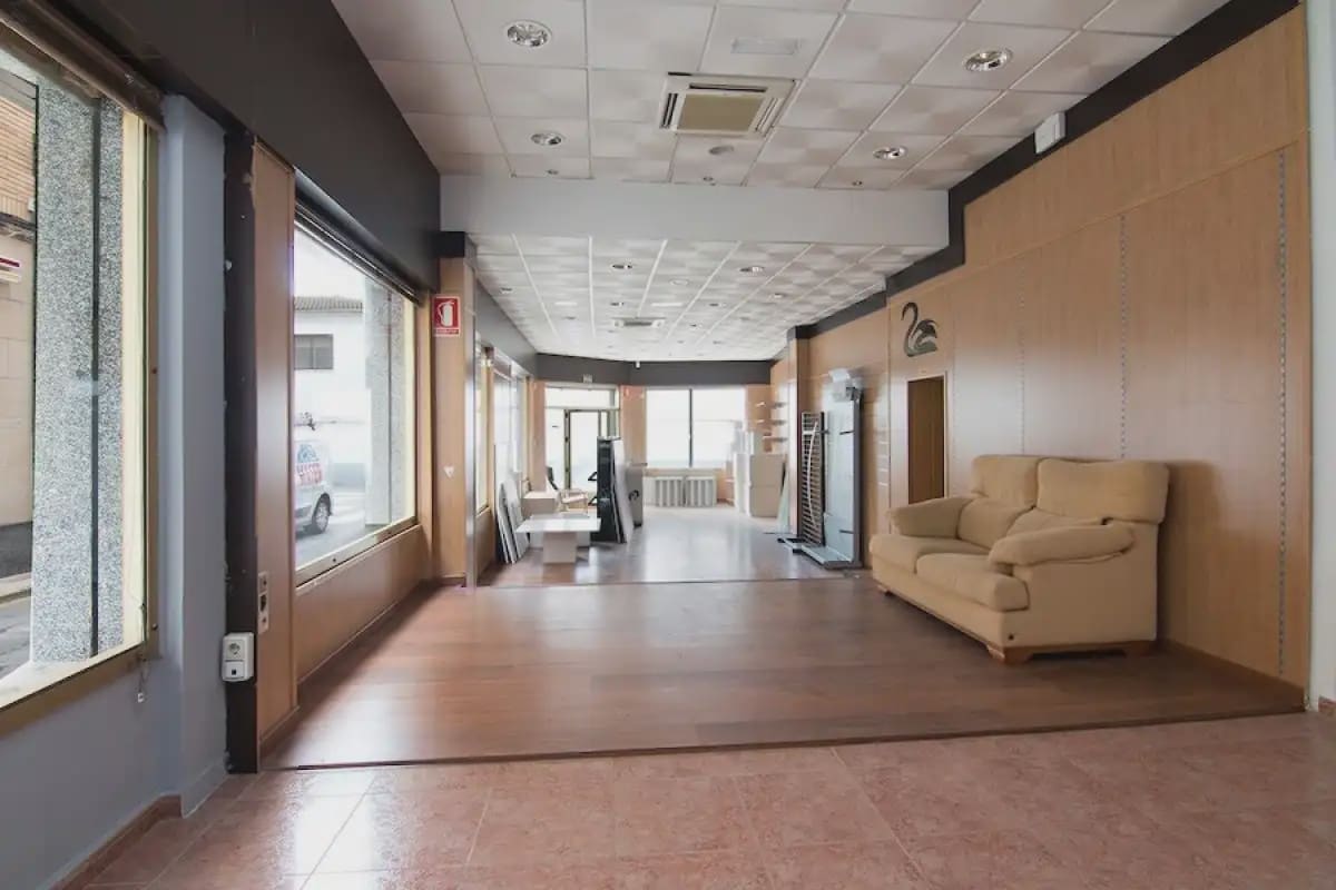 Erhverv til salg i Maracena - € 164.000 (Ref: 9837195)