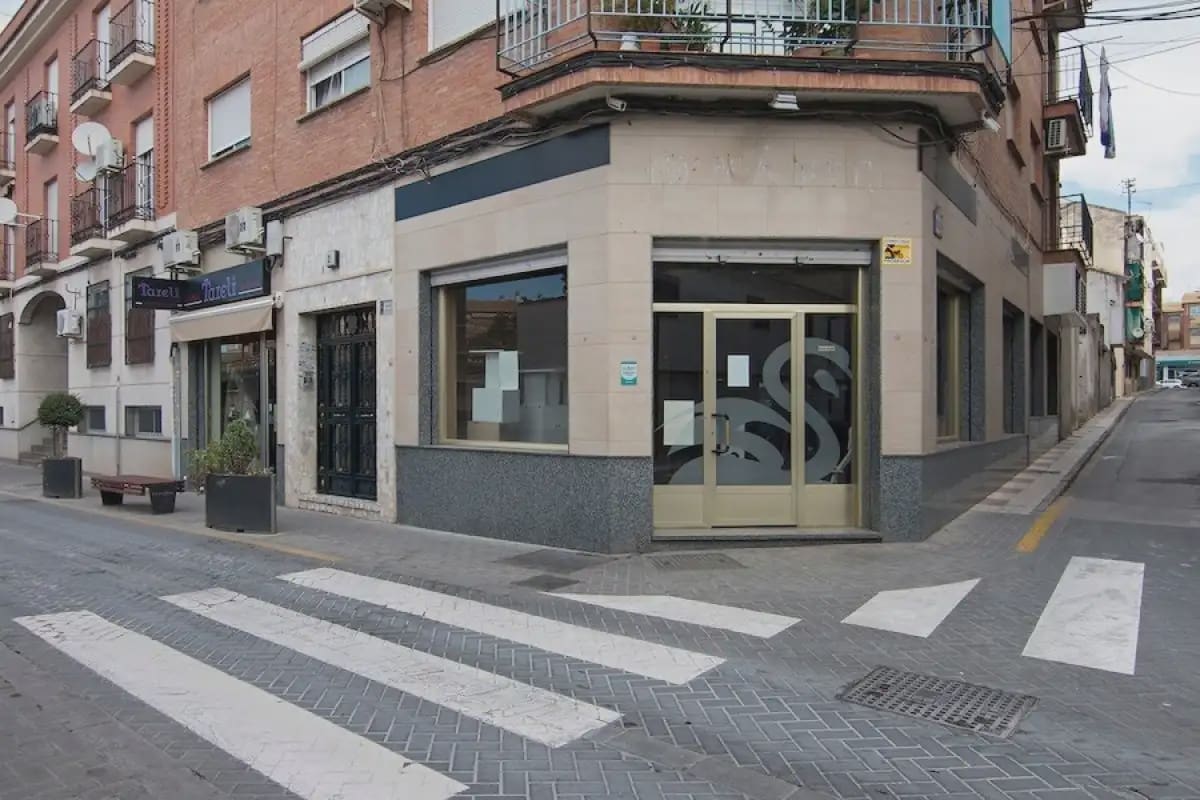 Erhverv til salg i Maracena - € 164.000 (Ref: 9837195)