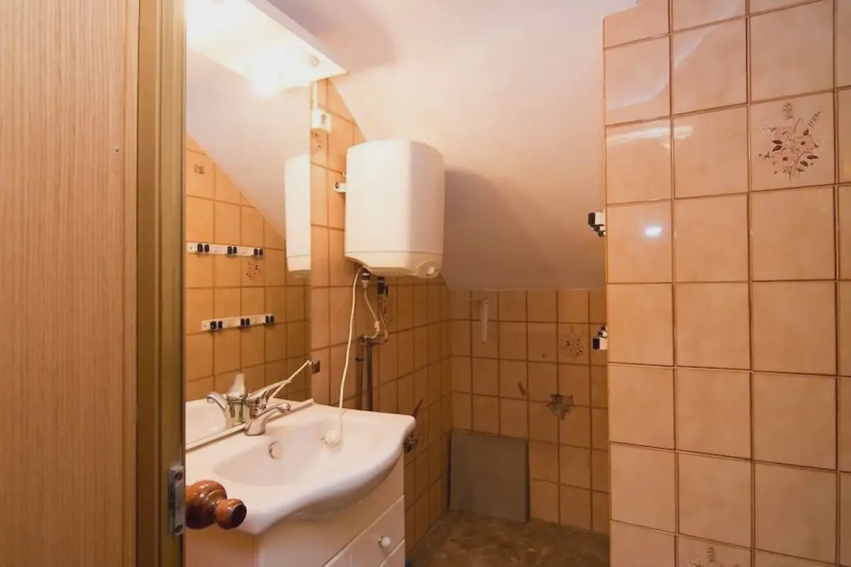 Erhverv til salg i Maracena - € 164.000 (Ref: 9837195)