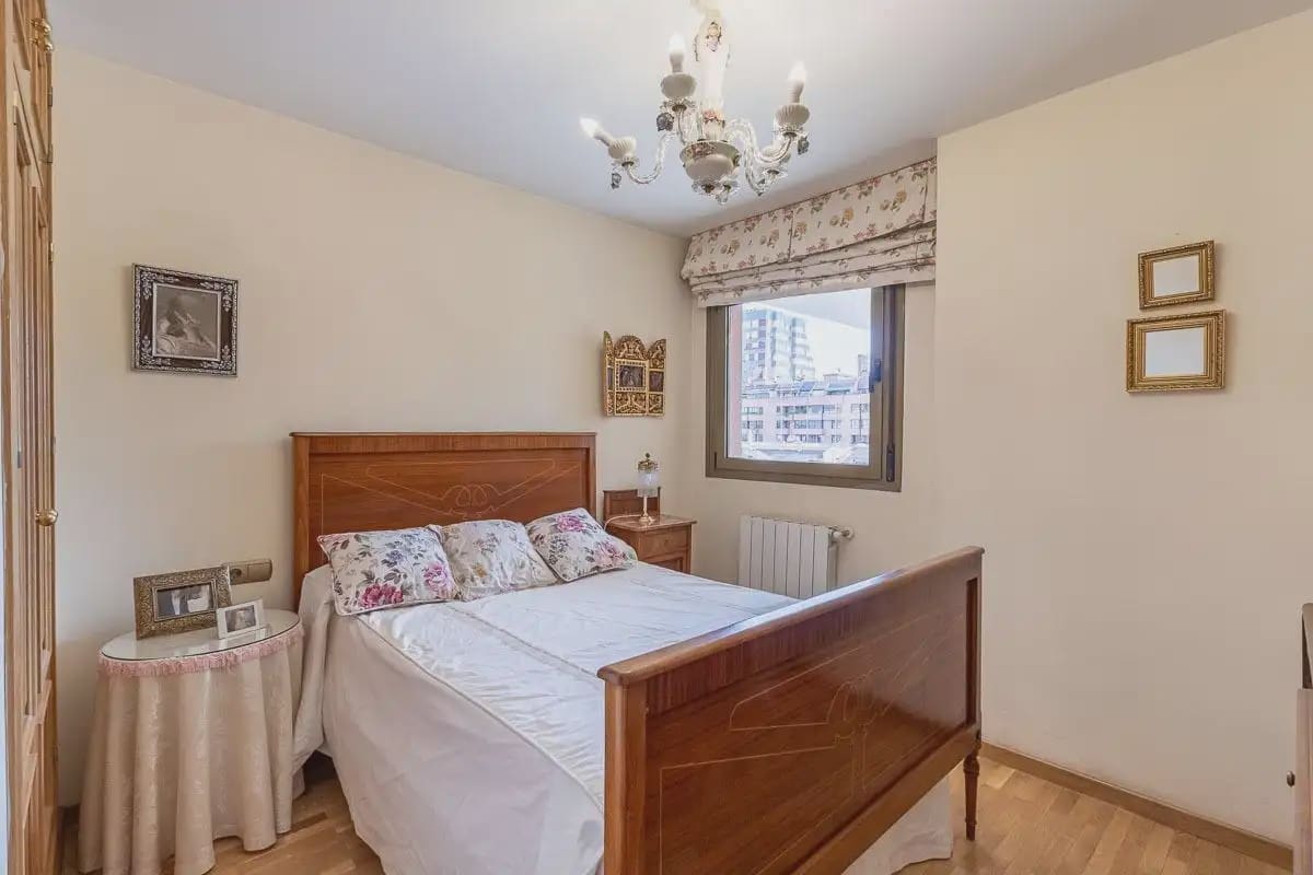 Lägenhet till salu i Granada stad - 390 000 € (Ref: 9837197)