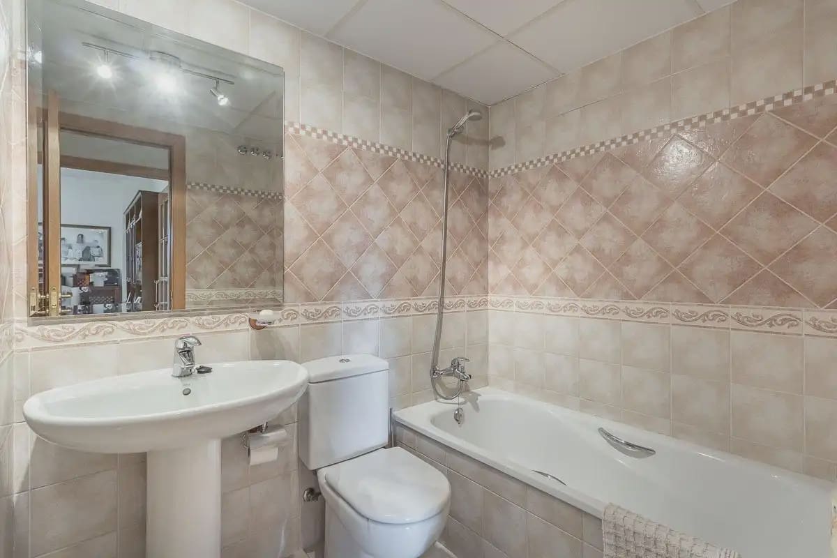 Lägenhet till salu i Granada stad - 390 000 € (Ref: 9837197)