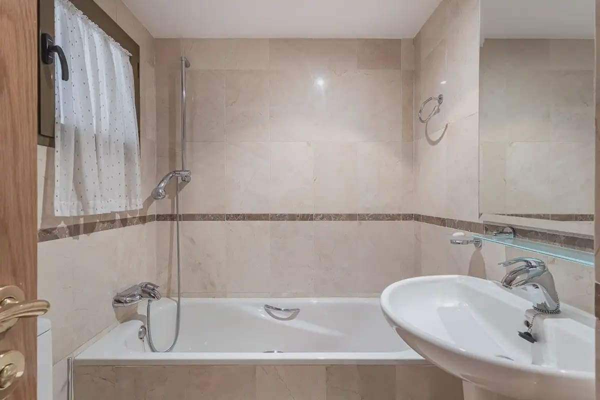 Lägenhet till salu i Granada stad - 390 000 € (Ref: 9837197)