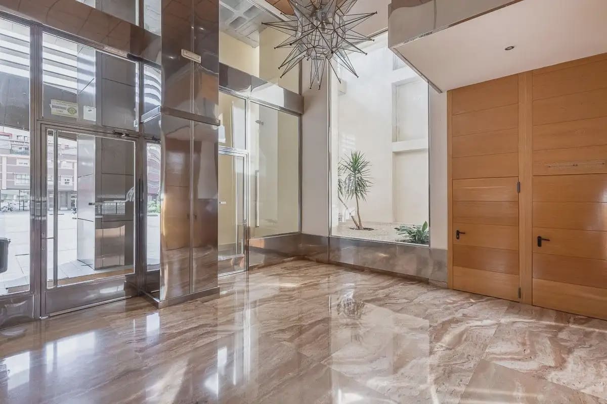 Lägenhet till salu i Granada stad - 390 000 € (Ref: 9837197)
