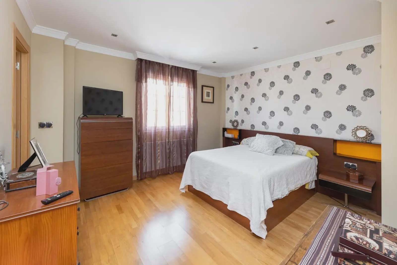 Villa zu verkaufen in Huetor Vega mit Pool Garage - 480.000 € (Ref: 9837200)