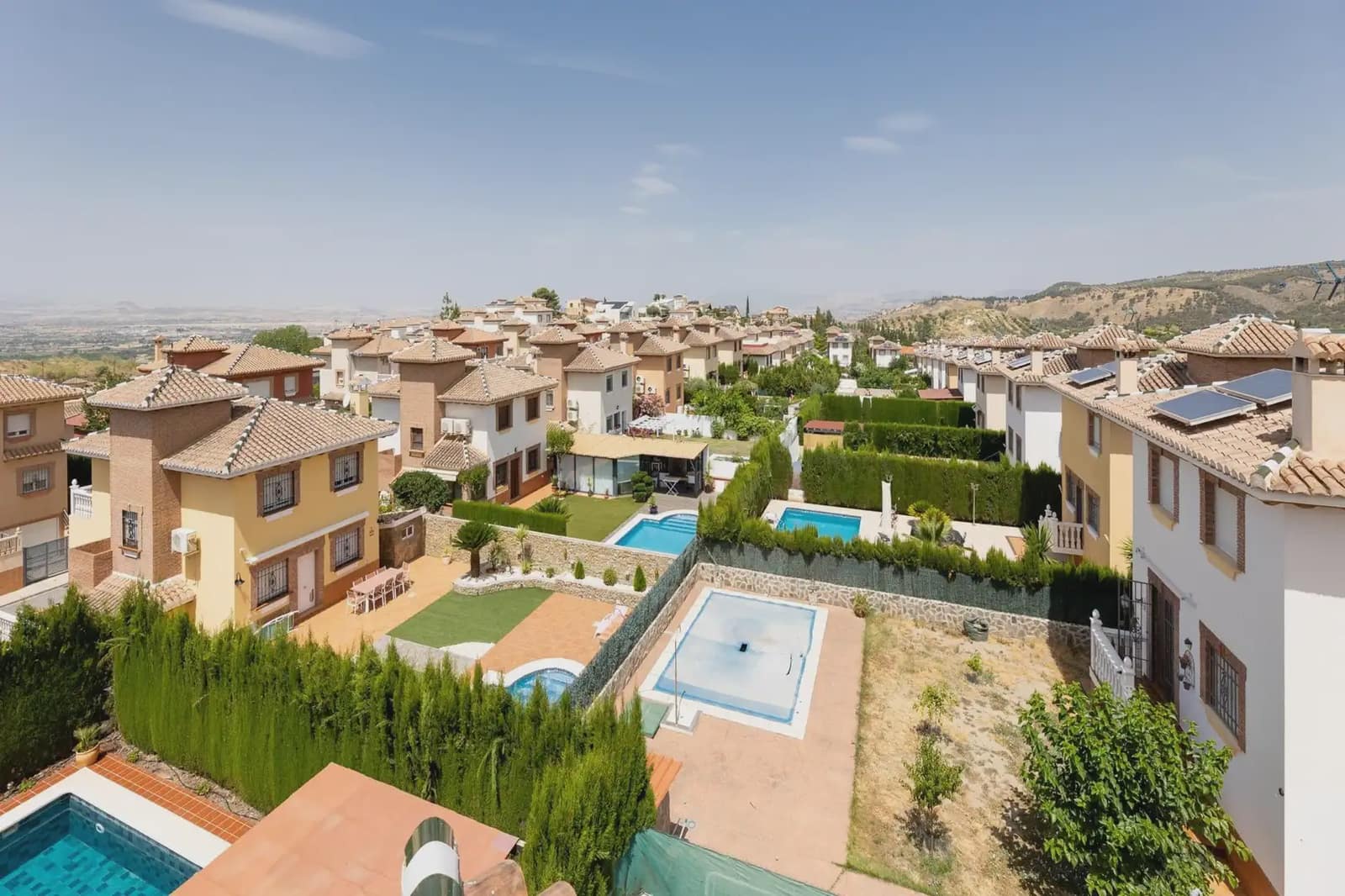 Villa zu verkaufen in Huetor Vega mit Pool Garage - 480.000 € (Ref: 9837200)