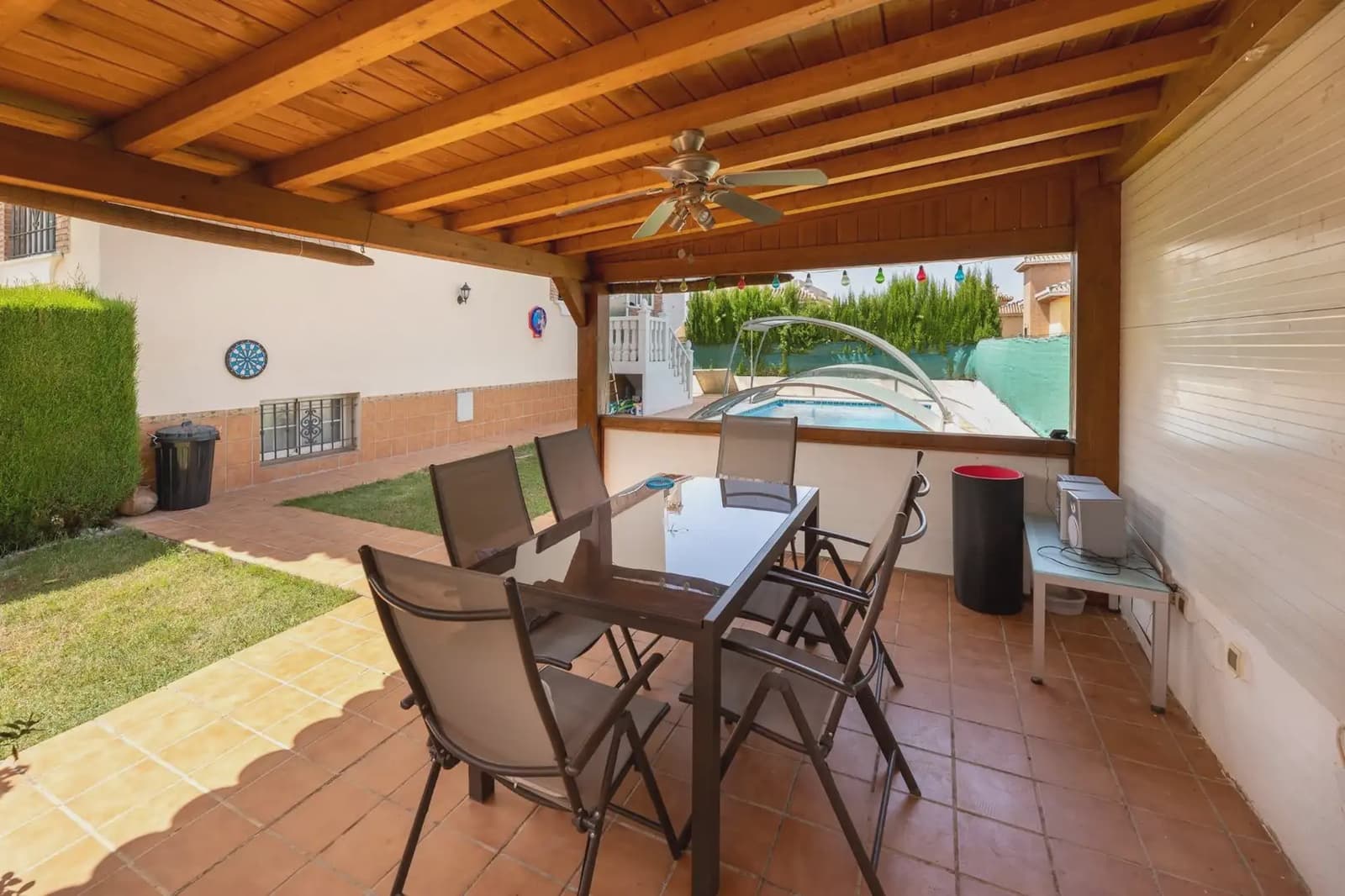 Villa zu verkaufen in Huetor Vega mit Pool Garage - 480.000 € (Ref: 9837200)
