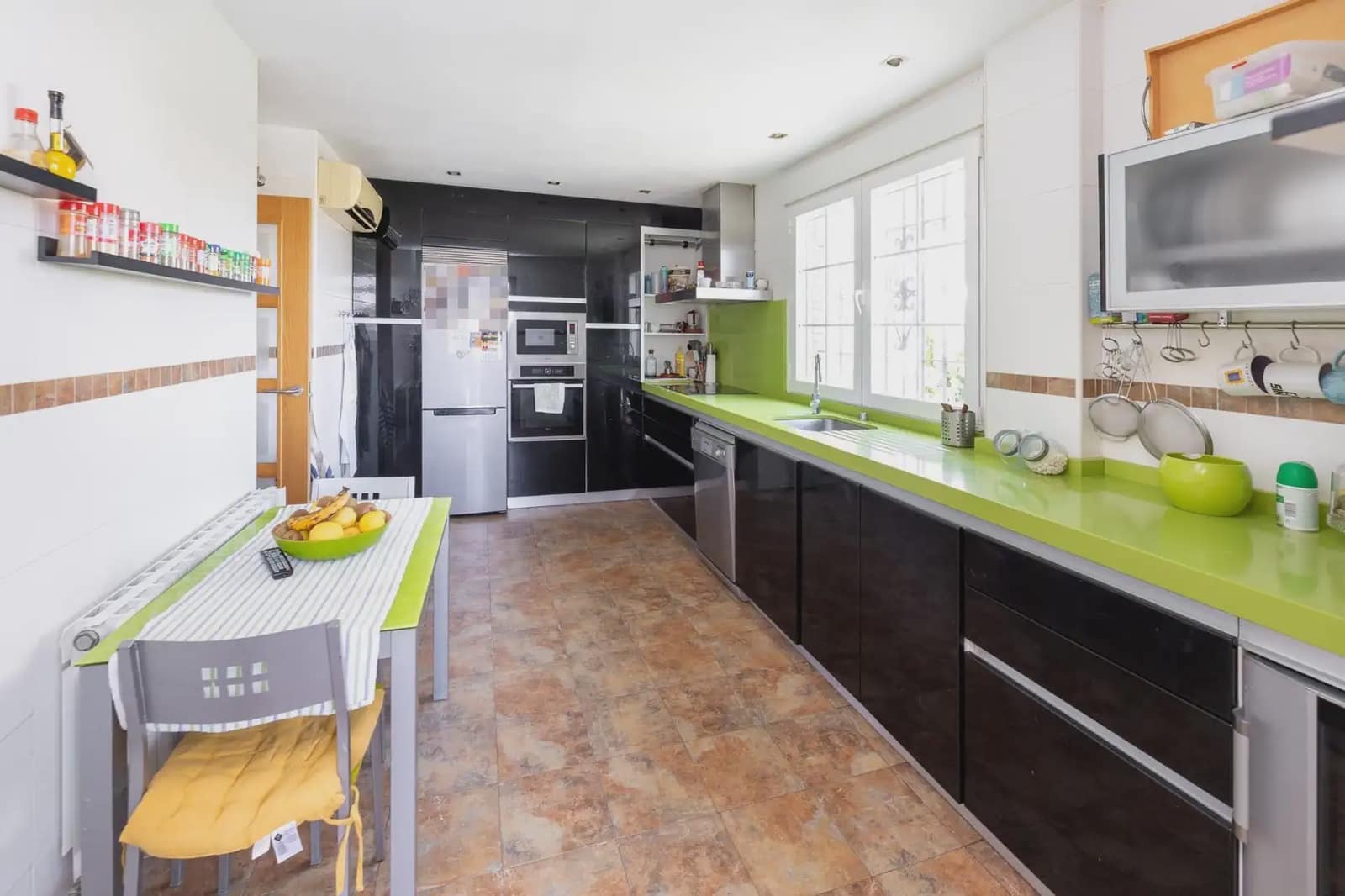 Villa zu verkaufen in Huetor Vega mit Pool Garage - 480.000 € (Ref: 9837200)