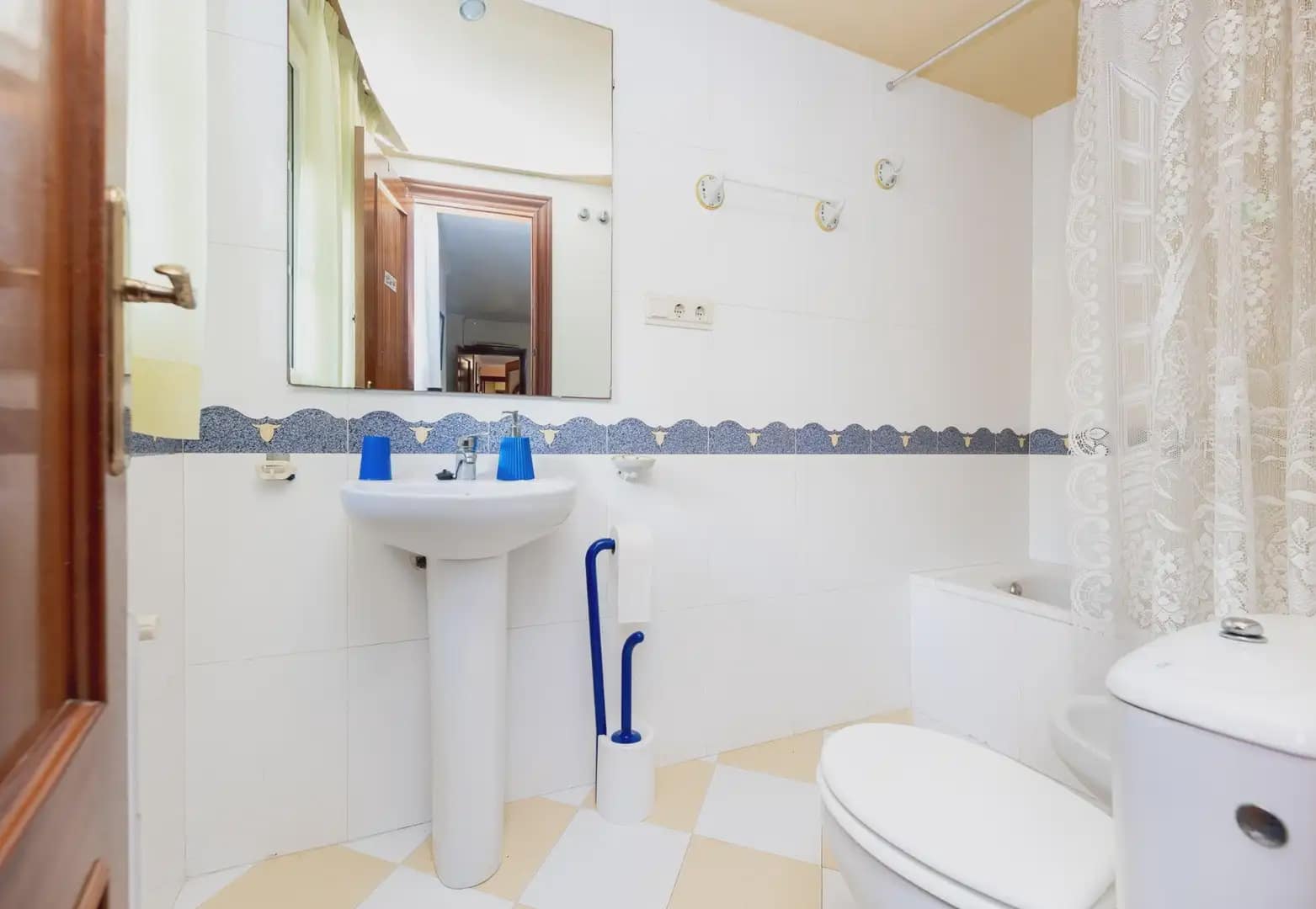 Villa til salg i Albolote med swimmingpool garage - € 295.000 (Ref: 9837202)