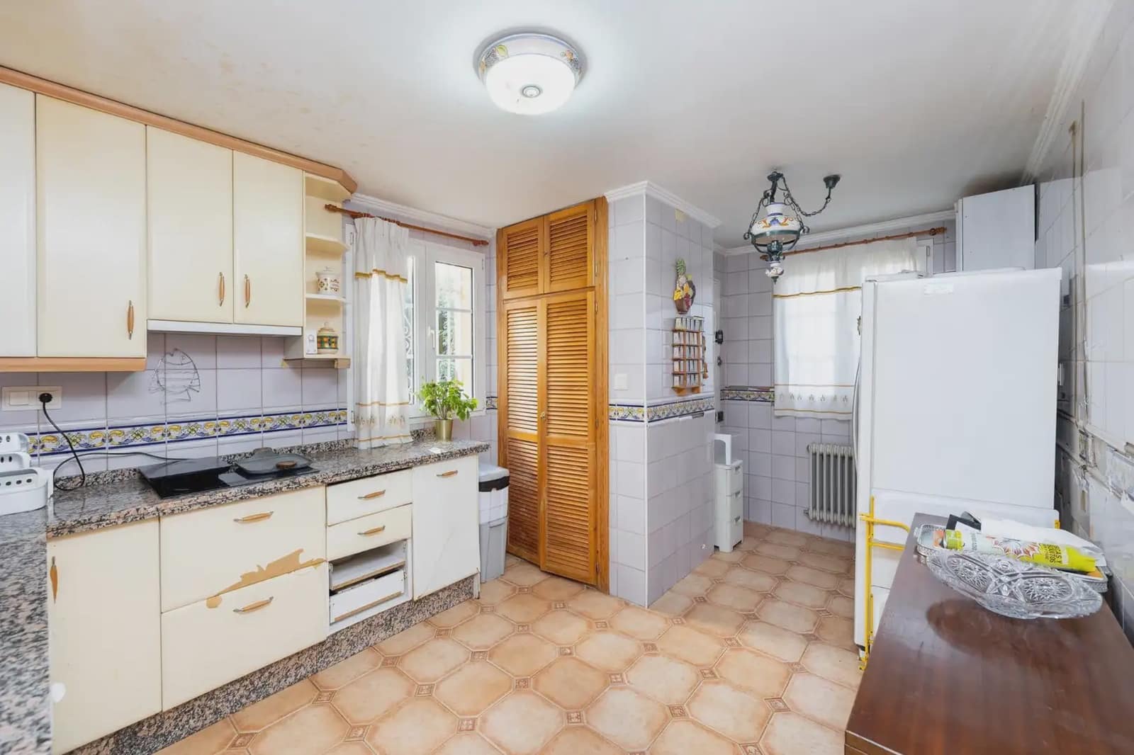 Villa til salg i Albolote med swimmingpool garage - € 295.000 (Ref: 9837202)
