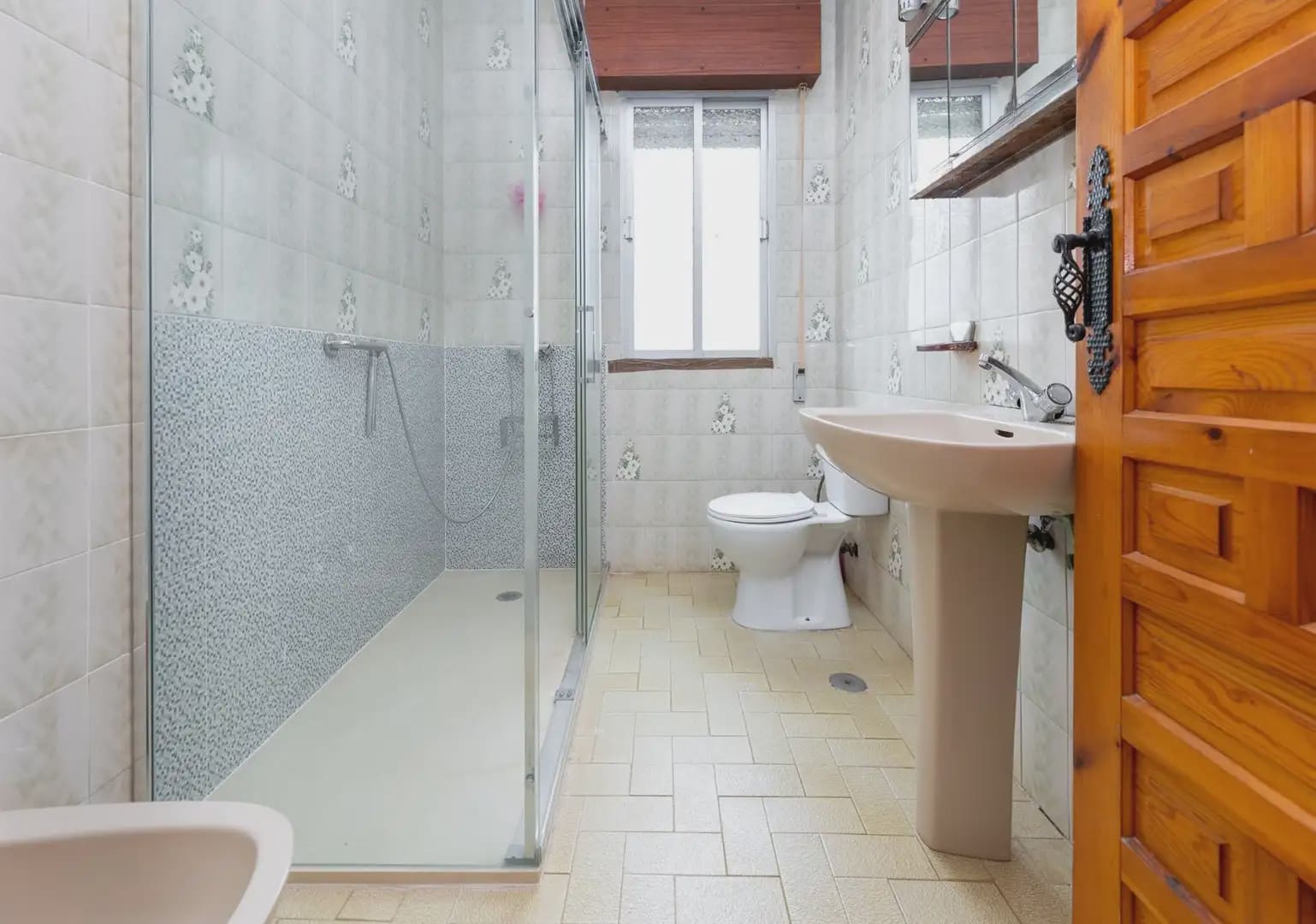 Villa zu verkaufen in Huetor Vega mit Pool Garage - 365.000 € (Ref: 9837204)