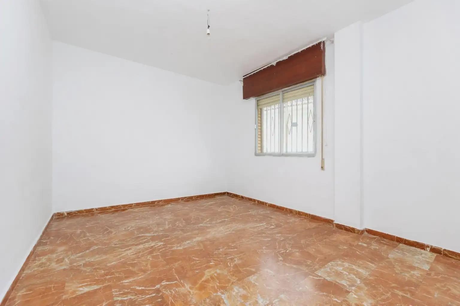 Villa zu verkaufen in Huetor Vega mit Pool Garage - 365.000 € (Ref: 9837204)