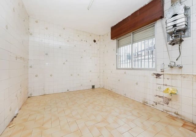 Villa til salgs i Huétor Vega med svømmebasseng garasje - € 365 000 (Ref: 9837204)