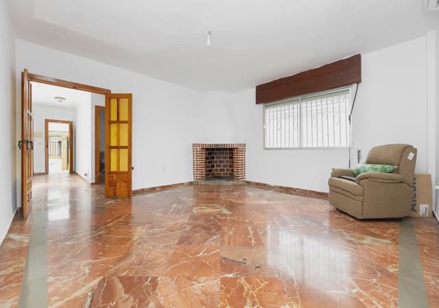 Villa til salgs i Huétor Vega med svømmebasseng garasje - € 365 000 (Ref: 9837204)
