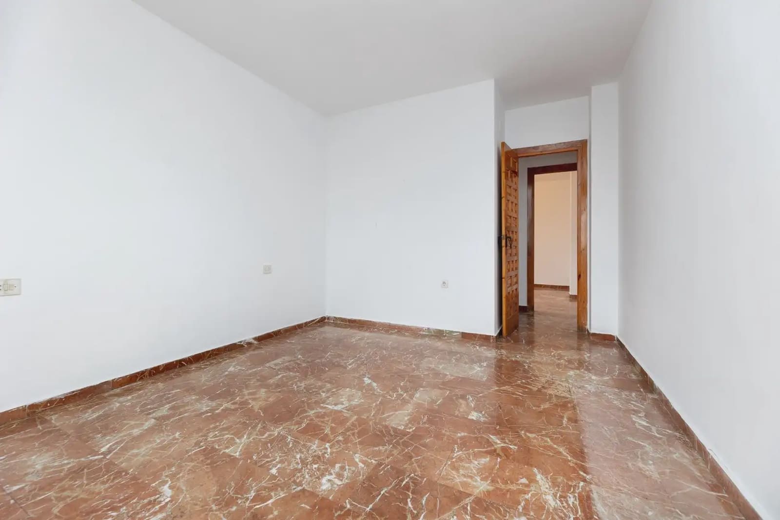 Villa zu verkaufen in Huetor Vega mit Pool Garage - 365.000 € (Ref: 9837204)