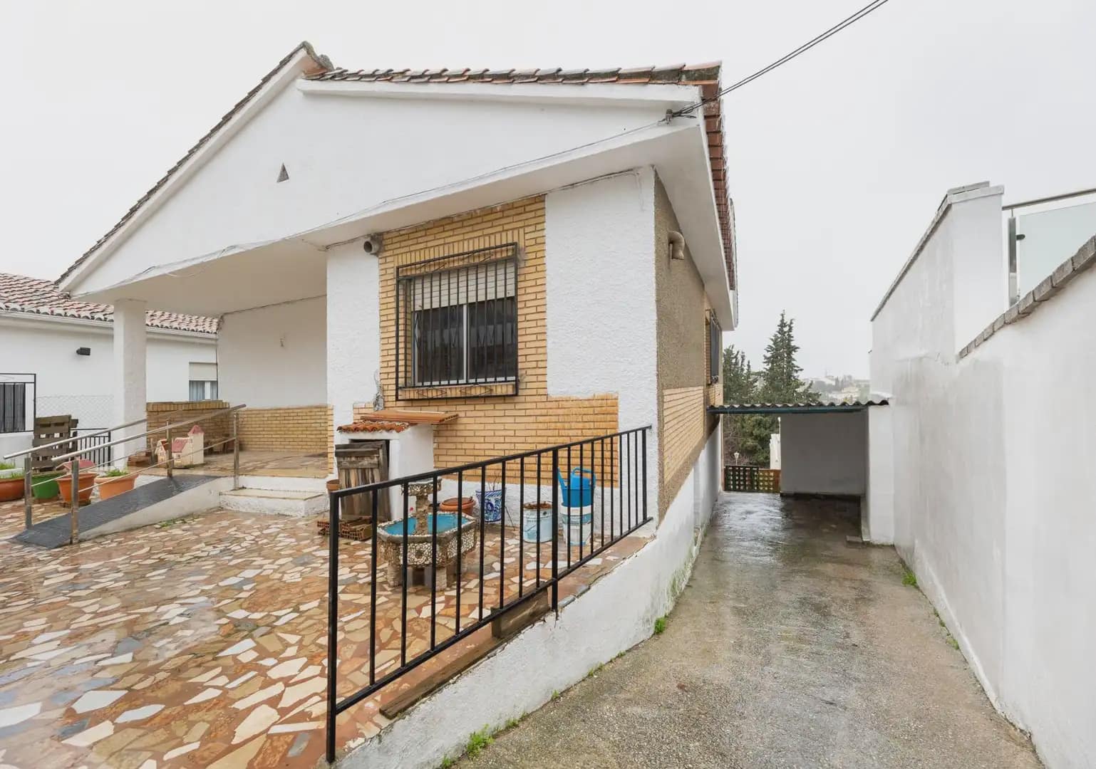 Villa zu verkaufen in Huetor Vega mit Pool Garage - 365.000 € (Ref: 9837204)