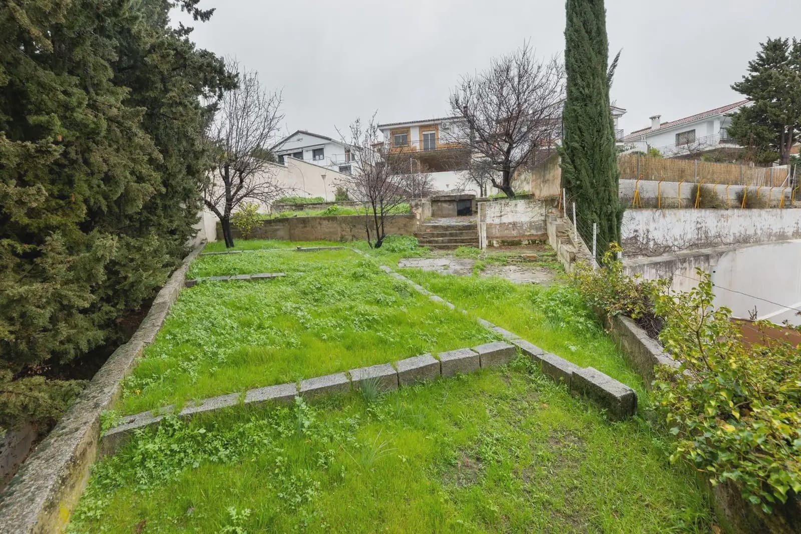 Villa zu verkaufen in Huetor Vega mit Pool Garage - 365.000 € (Ref: 9837204)