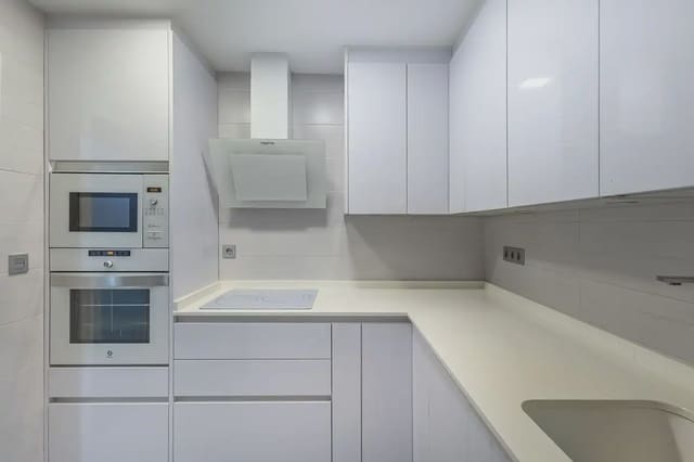 Leilighet til salgs i San Matías - Realejo, Granada by - € 329 000 (Ref: 9837207)