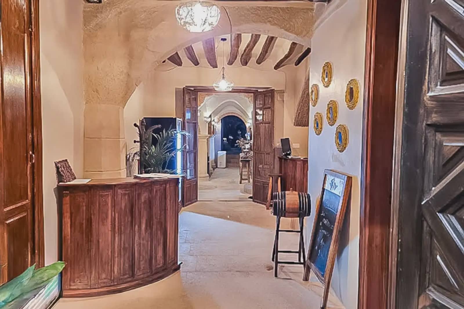 Hotel for sale in Alcala la Real - € 490,000 (Ref: 9837209)
