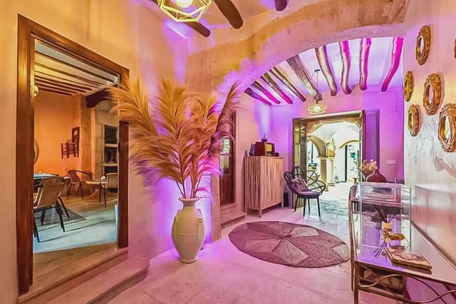 Hotel for sale in Alcalá la Real - € 490,000 (Ref: 9837209)