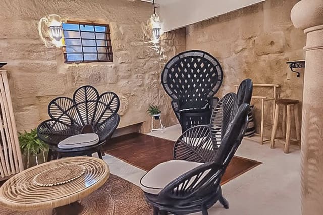 Hotel for sale in Alcalá la Real - € 490,000 (Ref: 9837209)