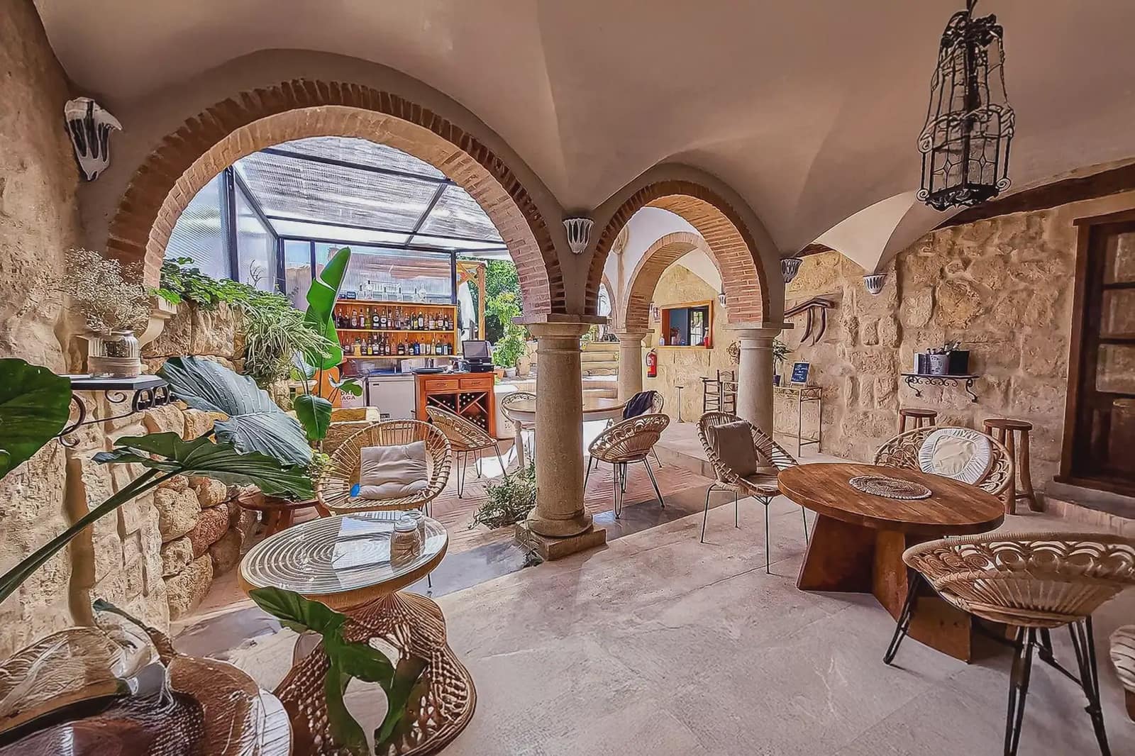Hotel for sale in Alcala la Real - € 490,000 (Ref: 9837209)