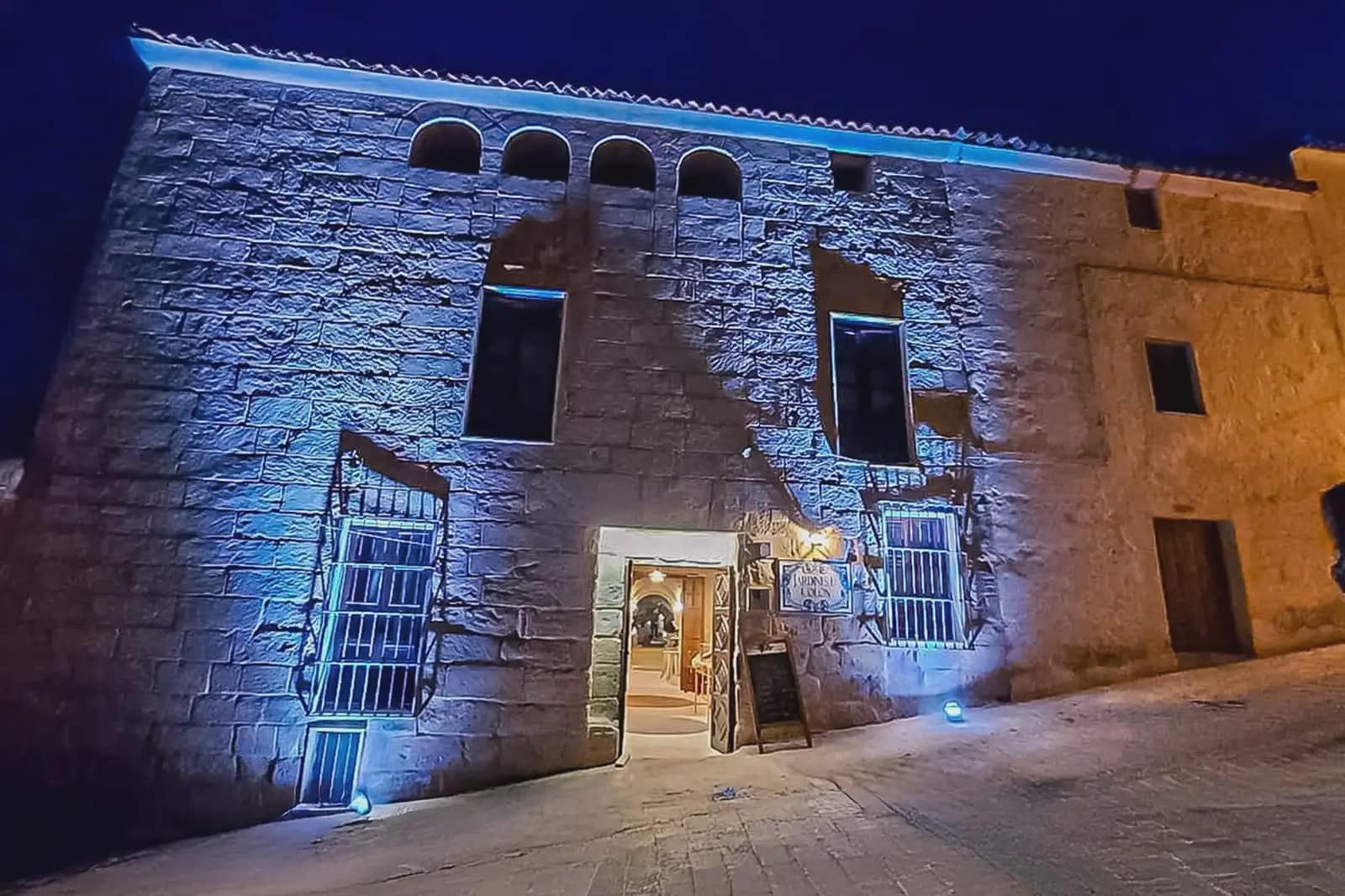 Hotel for sale in Alcala la Real - € 490,000 (Ref: 9837209)