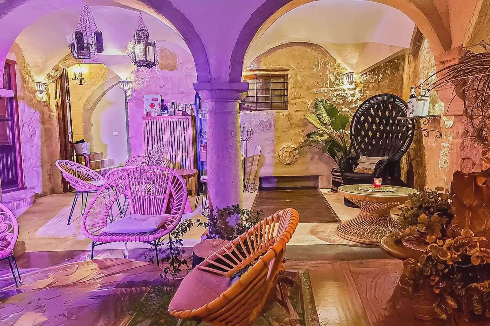 Hotel for sale in Alcala la Real - € 490,000 (Ref: 9837209)