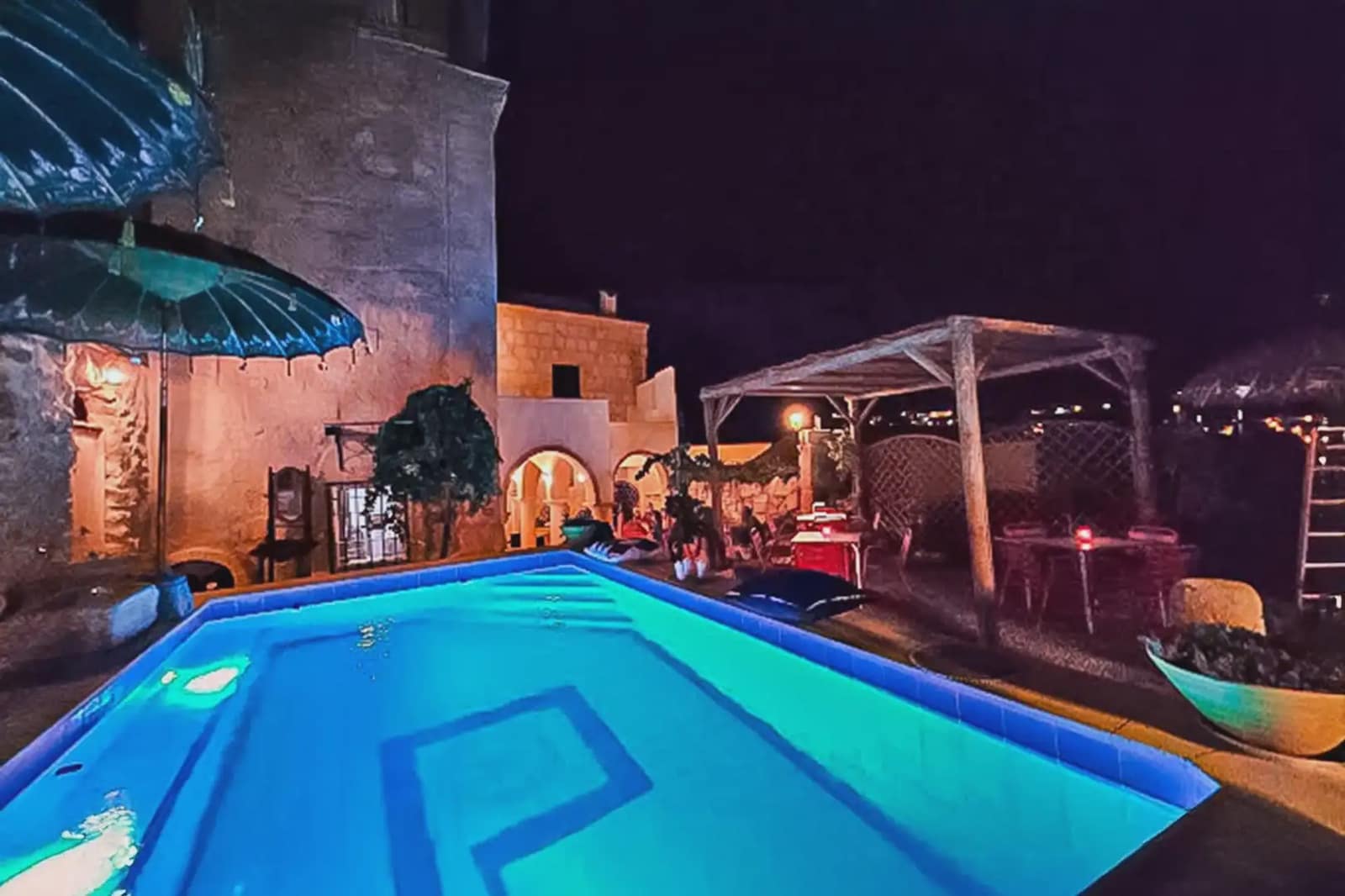 Hotel for sale in Alcala la Real - € 490,000 (Ref: 9837209)