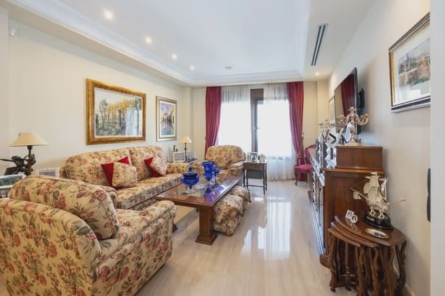 Villa for sale in San Francisco Javier, Granada city with pool garage - € 995,000 (Ref: 9837211)