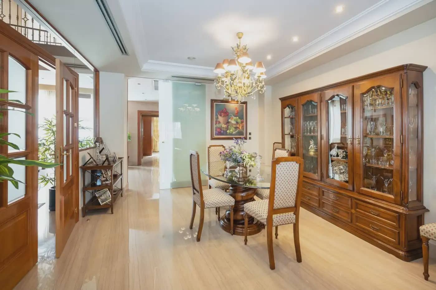 Villa for sale in Granada city with pool garage - € 995,000 (Ref: 9837211)