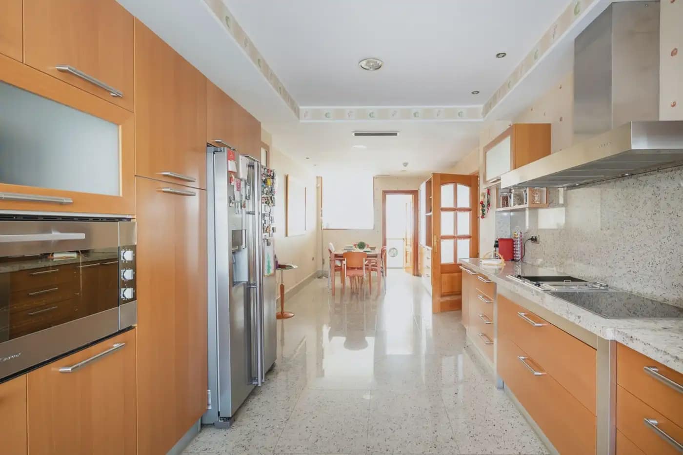Villa for sale in Granada city with pool garage - € 995,000 (Ref: 9837211)