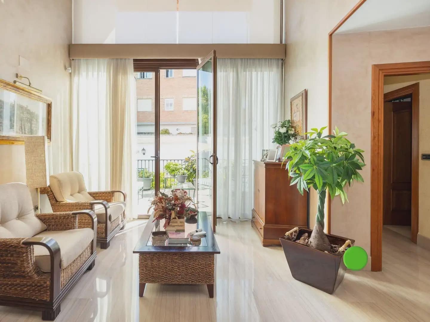 Villa for sale in Granada city with pool garage - € 995,000 (Ref: 9837211)