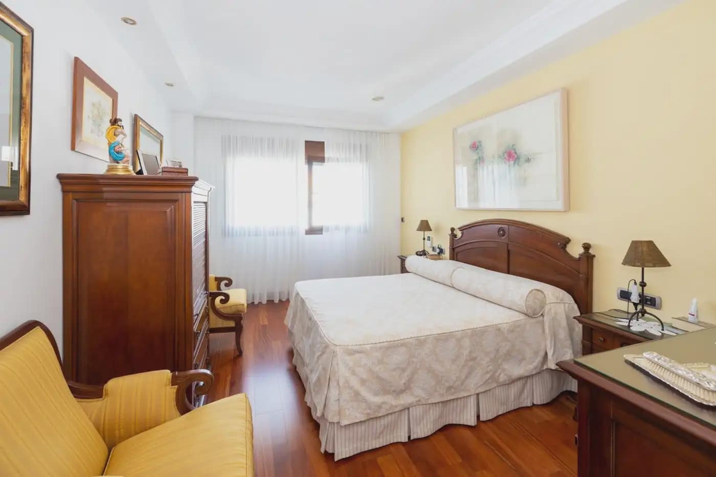 Villa for sale in Granada city with pool garage - € 995,000 (Ref: 9837211)