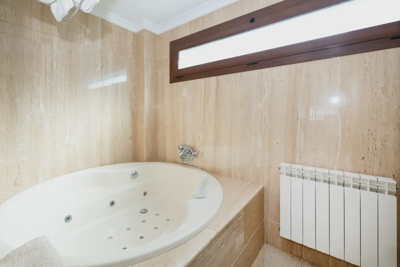 Villa for sale in Granada city with pool garage - € 995,000 (Ref: 9837211)