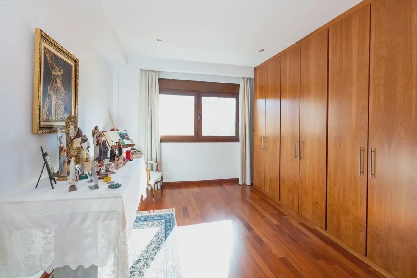 Villa for sale in Granada city with pool garage - € 995,000 (Ref: 9837211)
