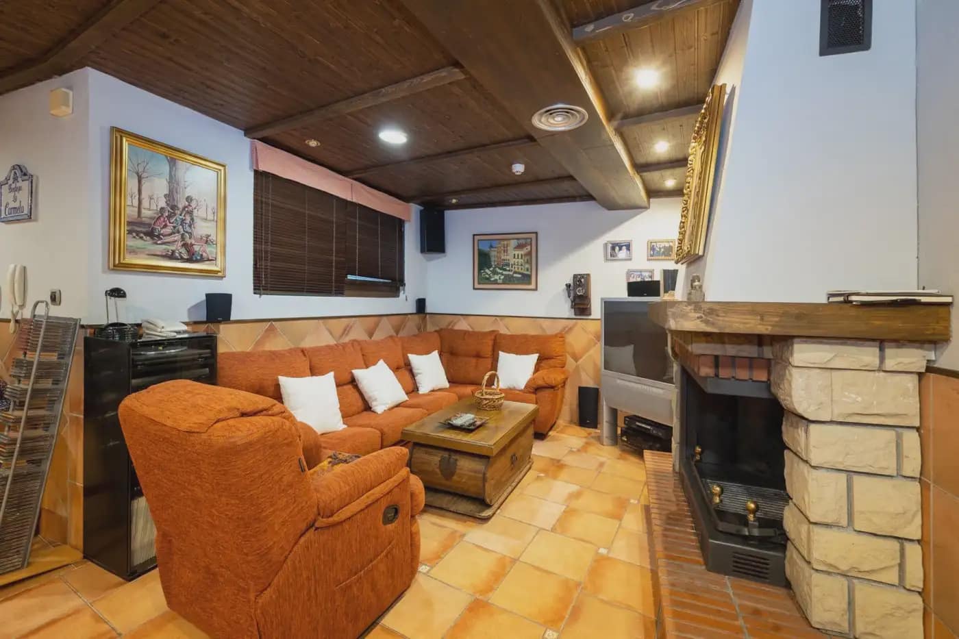 Villa for sale in Granada city with pool garage - € 995,000 (Ref: 9837211)