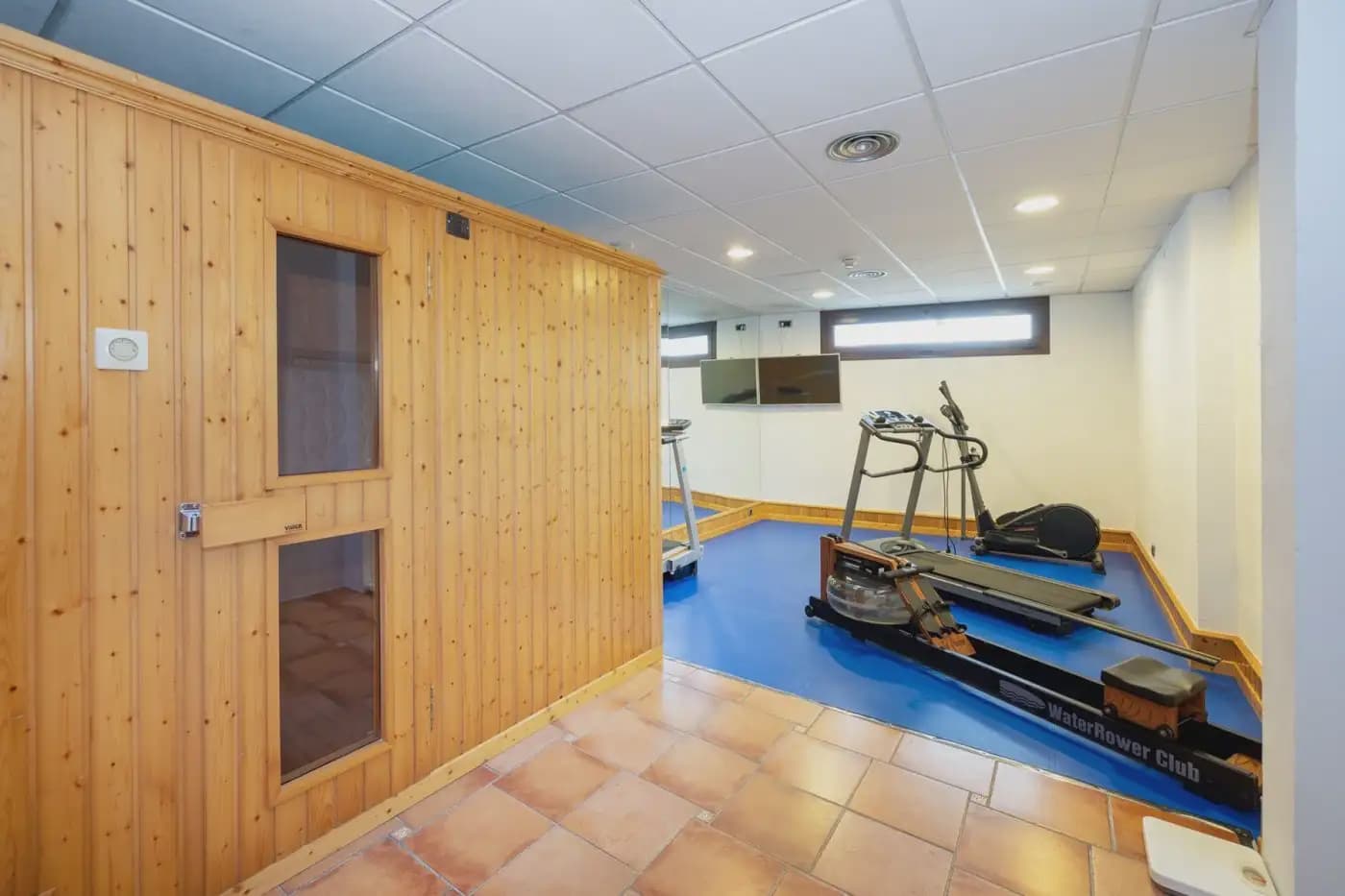 Villa for sale in Granada city with pool garage - € 995,000 (Ref: 9837211)