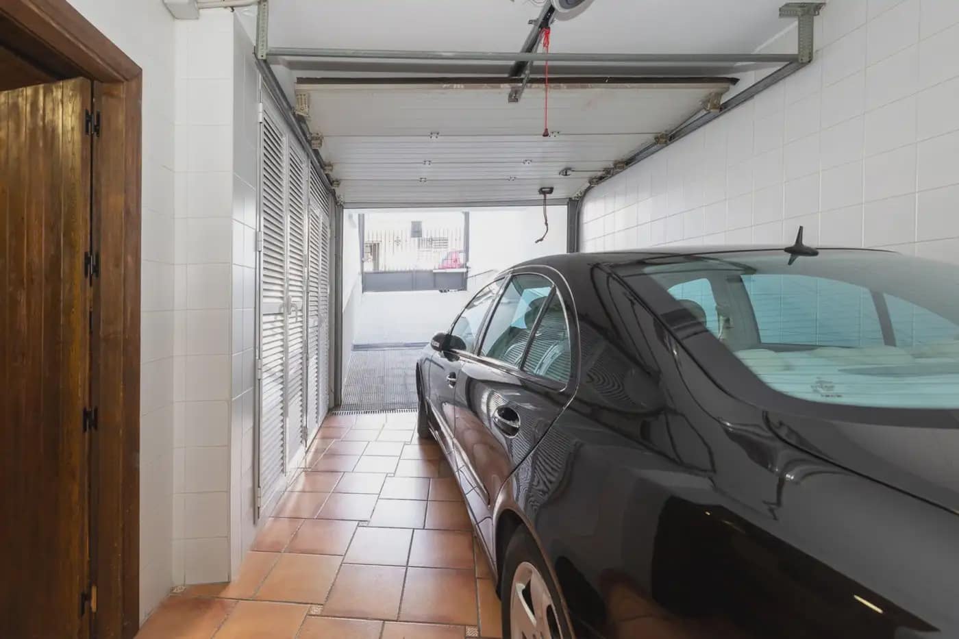 Villa for sale in Granada city with pool garage - € 995,000 (Ref: 9837211)