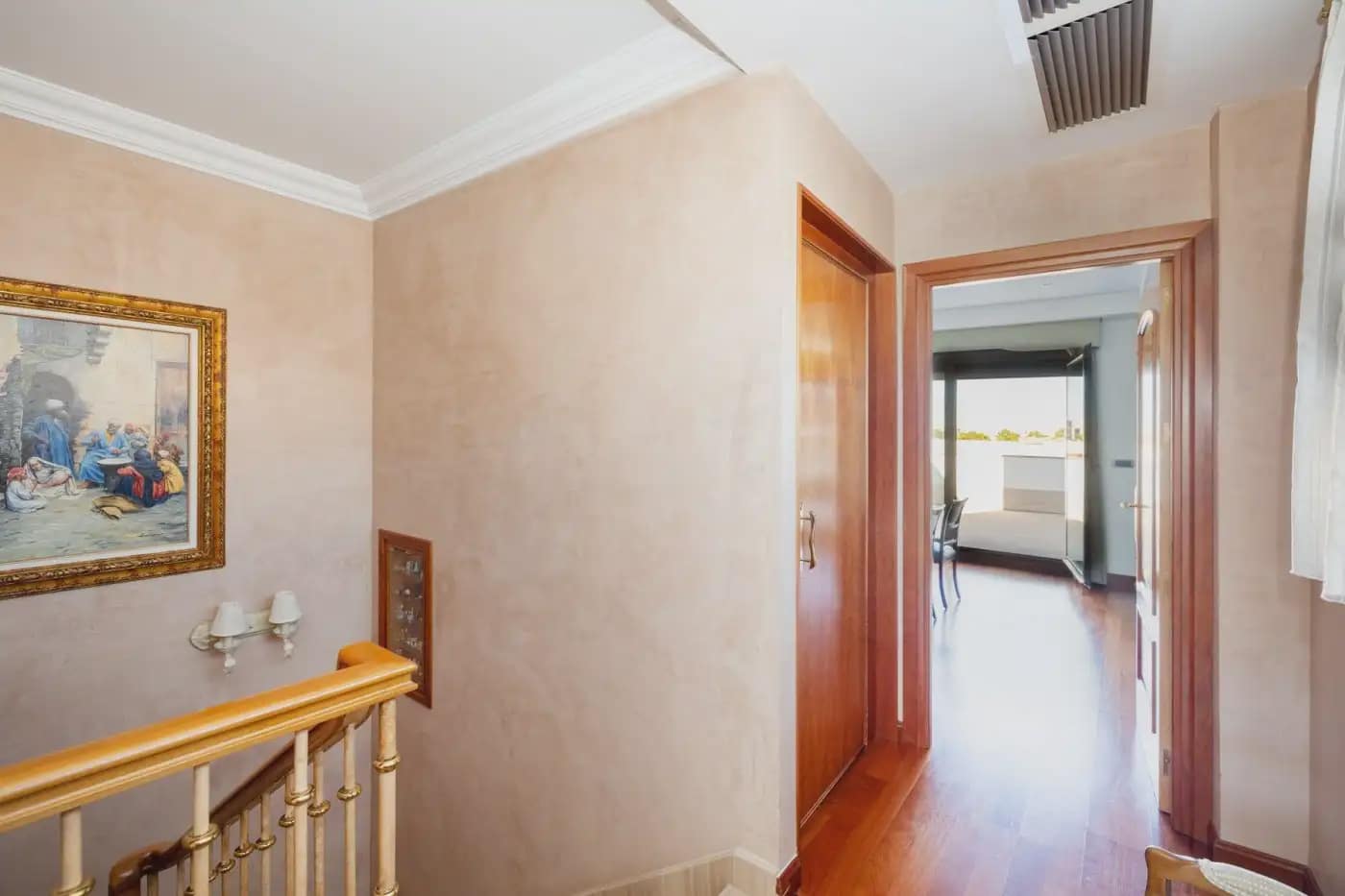 Villa for sale in Granada city with pool garage - € 995,000 (Ref: 9837211)